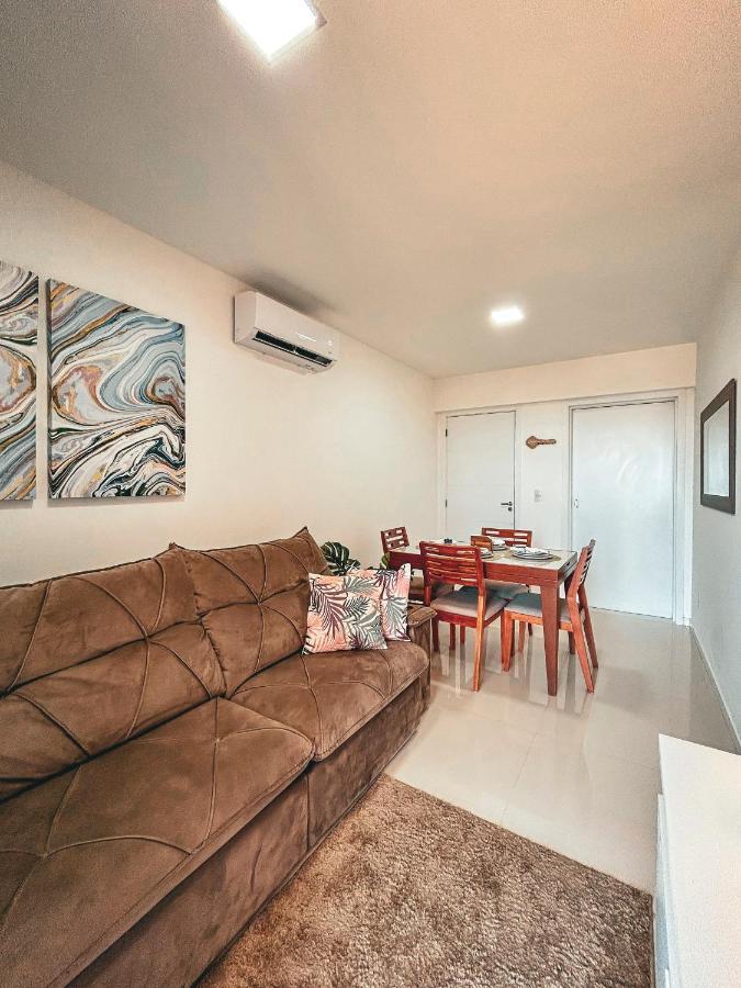 Em Velha Na Quadra Do Mar. Apartment *
