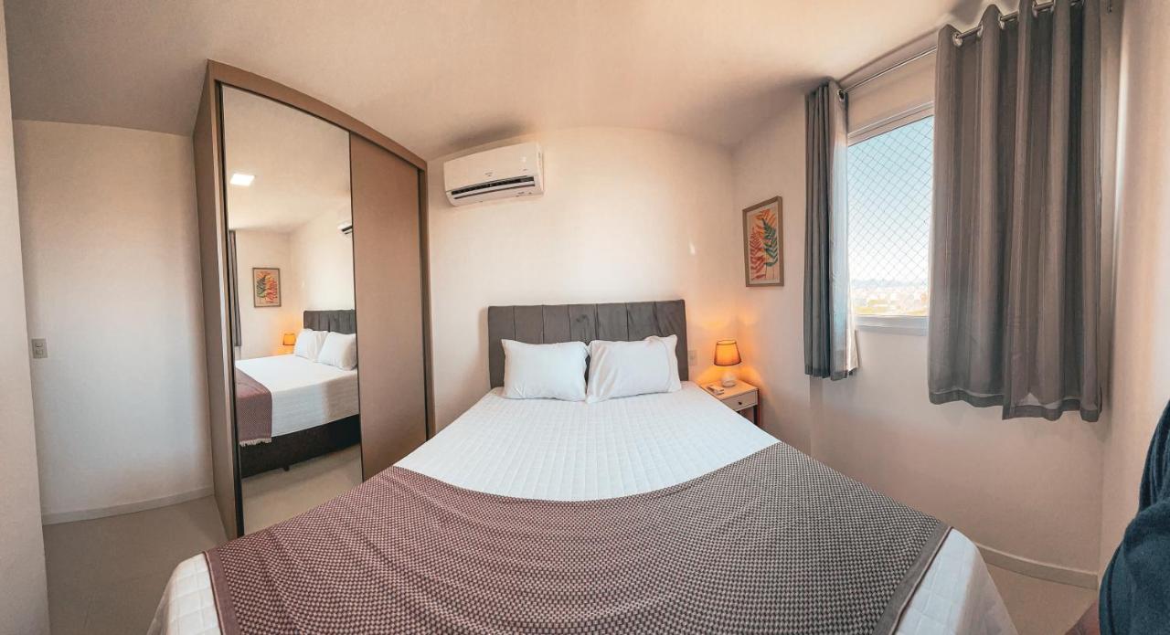 Em Velha Na Quadra Do Mar. Apartamento *