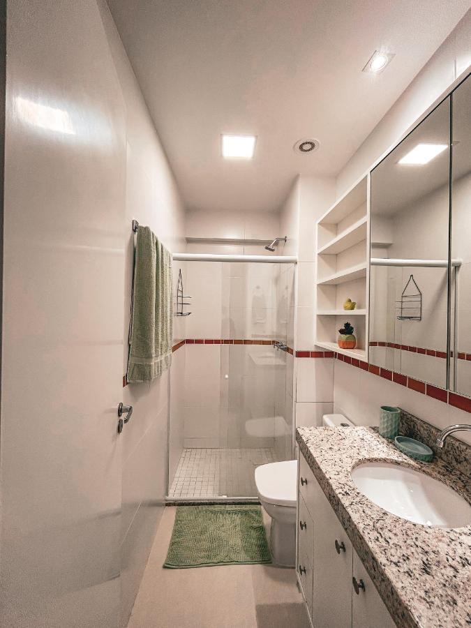 Em Velha Na Quadra Do Mar. Apartamento *